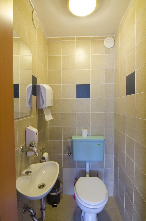 Aura Guesthouse Ljubljana Buitenkant foto