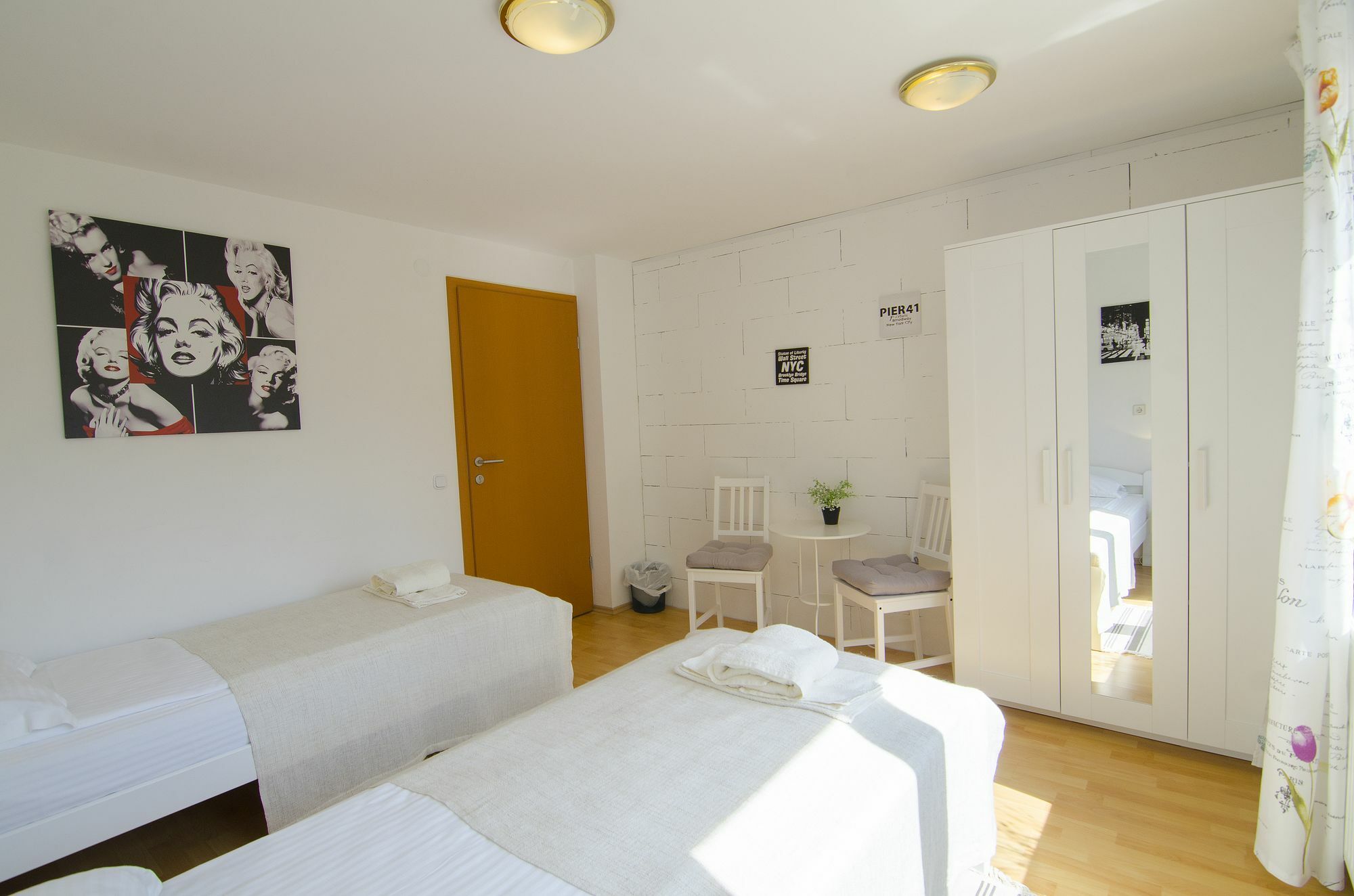 Aura Guesthouse Ljubljana Buitenkant foto
