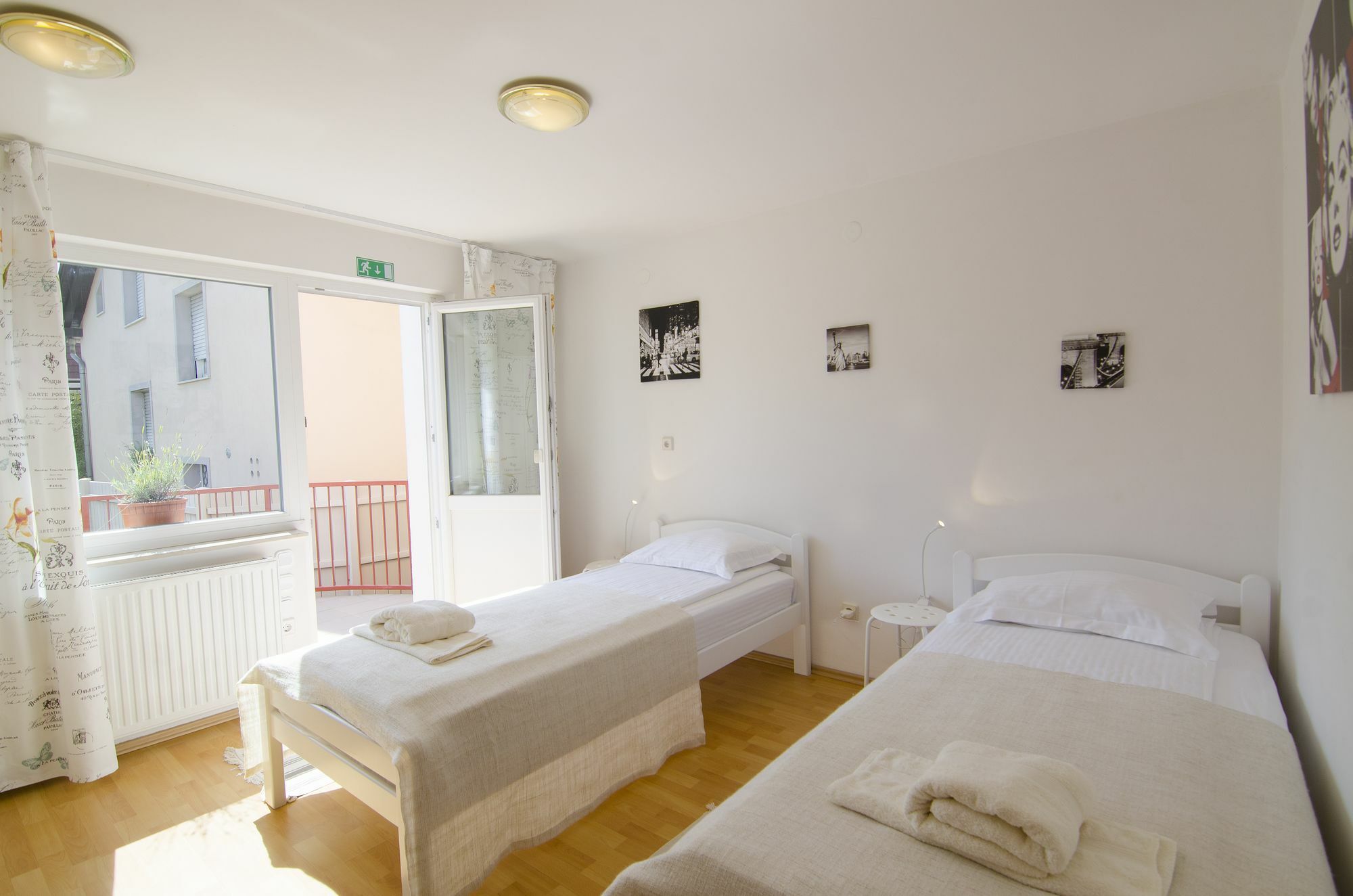 Aura Guesthouse Ljubljana Buitenkant foto