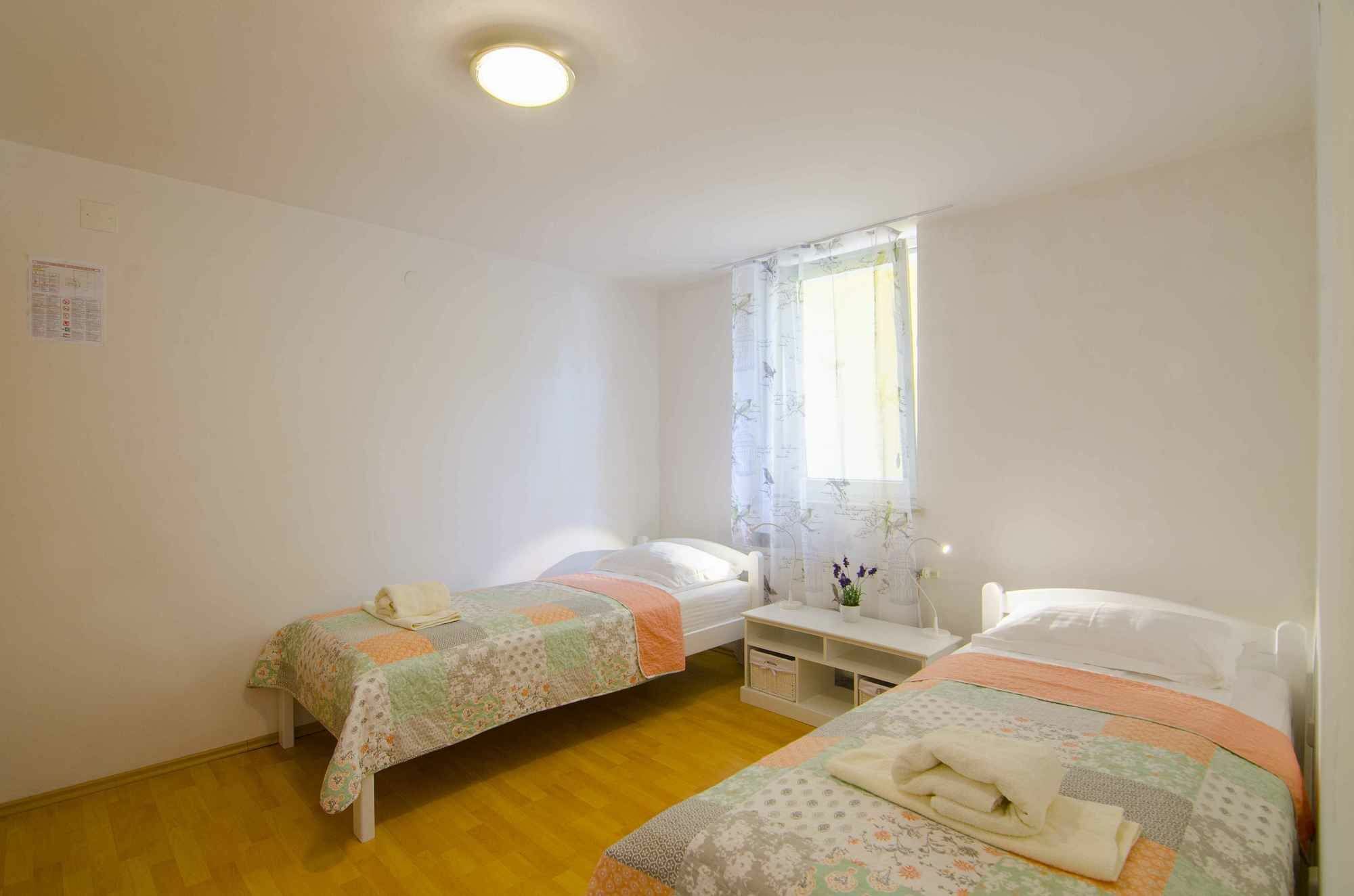 Aura Guesthouse Ljubljana Buitenkant foto